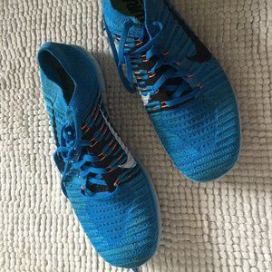 Nike RN Flyknit Sneakers